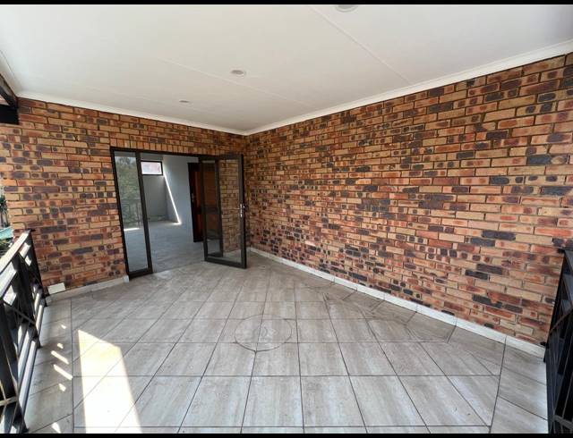 145M² OFFICE TO LET IN RANDPARK RIDGE